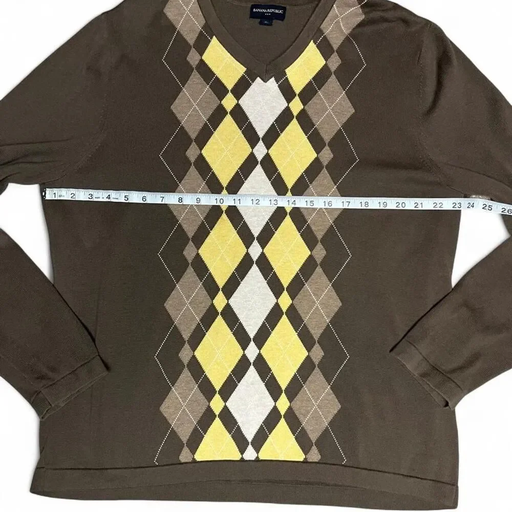 Banana Republic Men's Brown White and Yellow Argyle Patterned Jumper